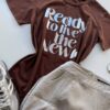 T-shirt Feminina Manga Curta Marrom Ready to Live the New - Fernanda Ramos Store