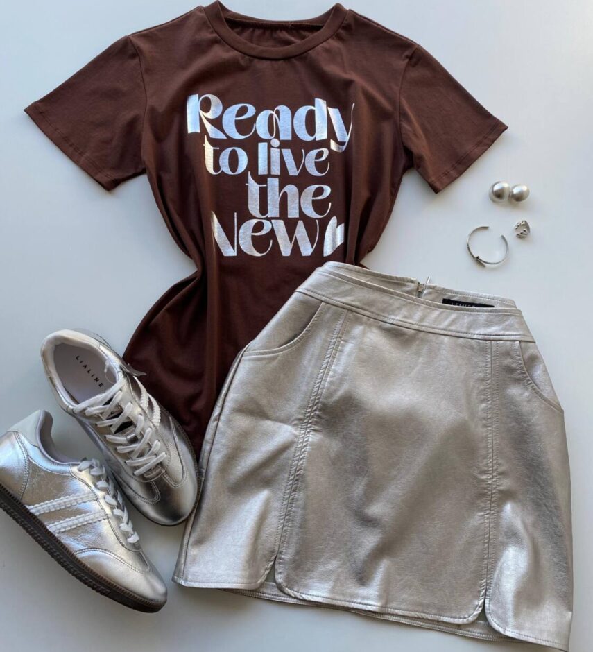 T-shirt Feminina Manga Curta Marrom Ready to Live the New - Fernanda Ramos Store