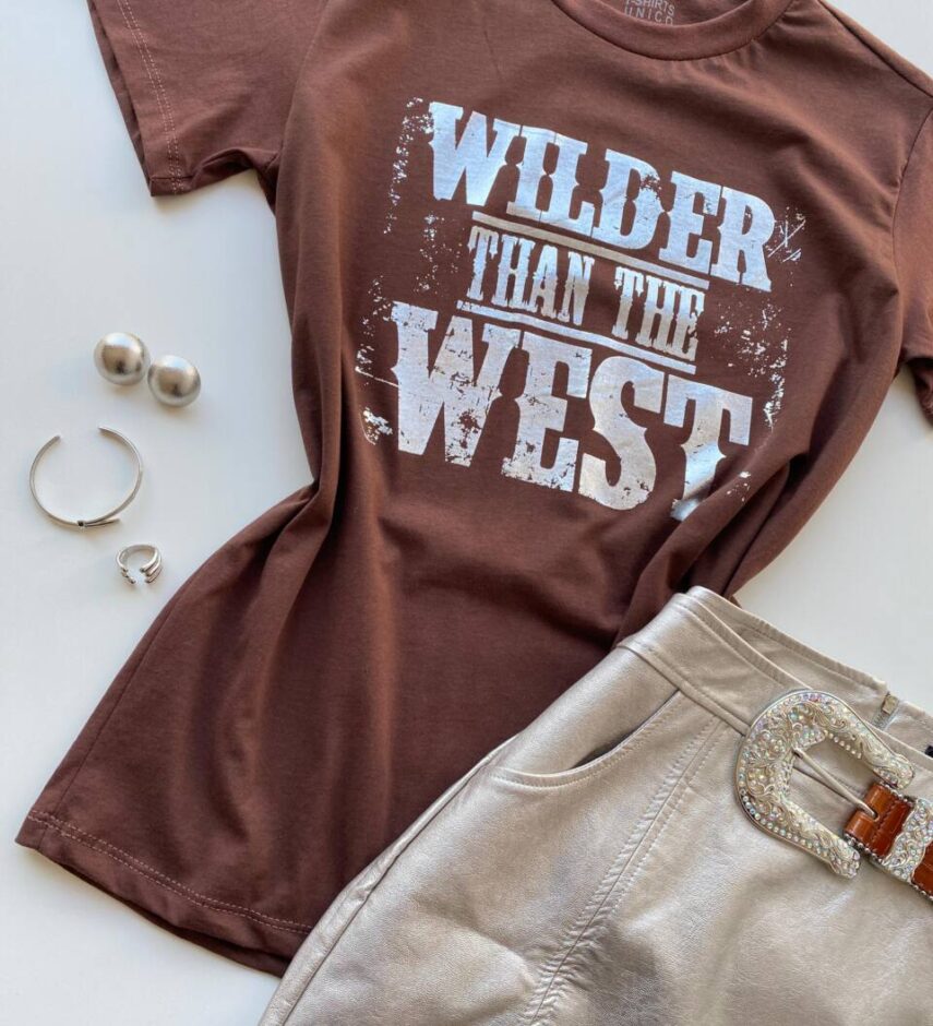 T-shirt Feminina Manga Curta Marrom Wilder Than the West - Fernanda Ramos Store