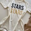 T-shirt Feminina Manga Curta Off White Stars - Fernanda Ramos Store