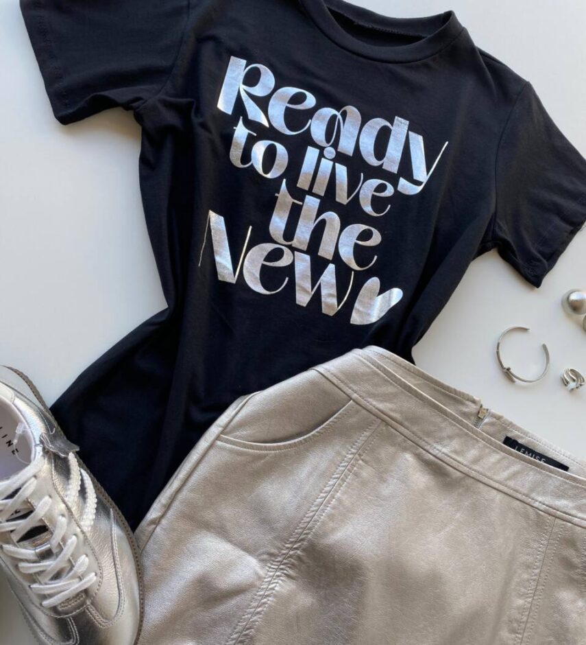 T-shirt Feminina Manga Curta Preta Ready to Live the New - Fernanda Ramos Store