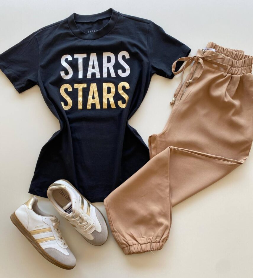 T-shirt Feminina Manga Curta Preta Stars - Fernanda Ramos Store