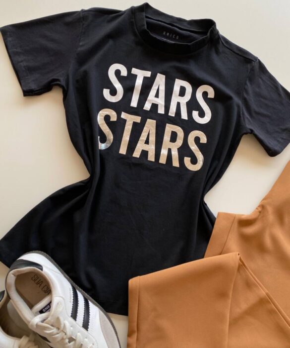 T-shirt Feminina Manga Curta Preta Stars com Detalhe Prata - Fernanda Ramos Store