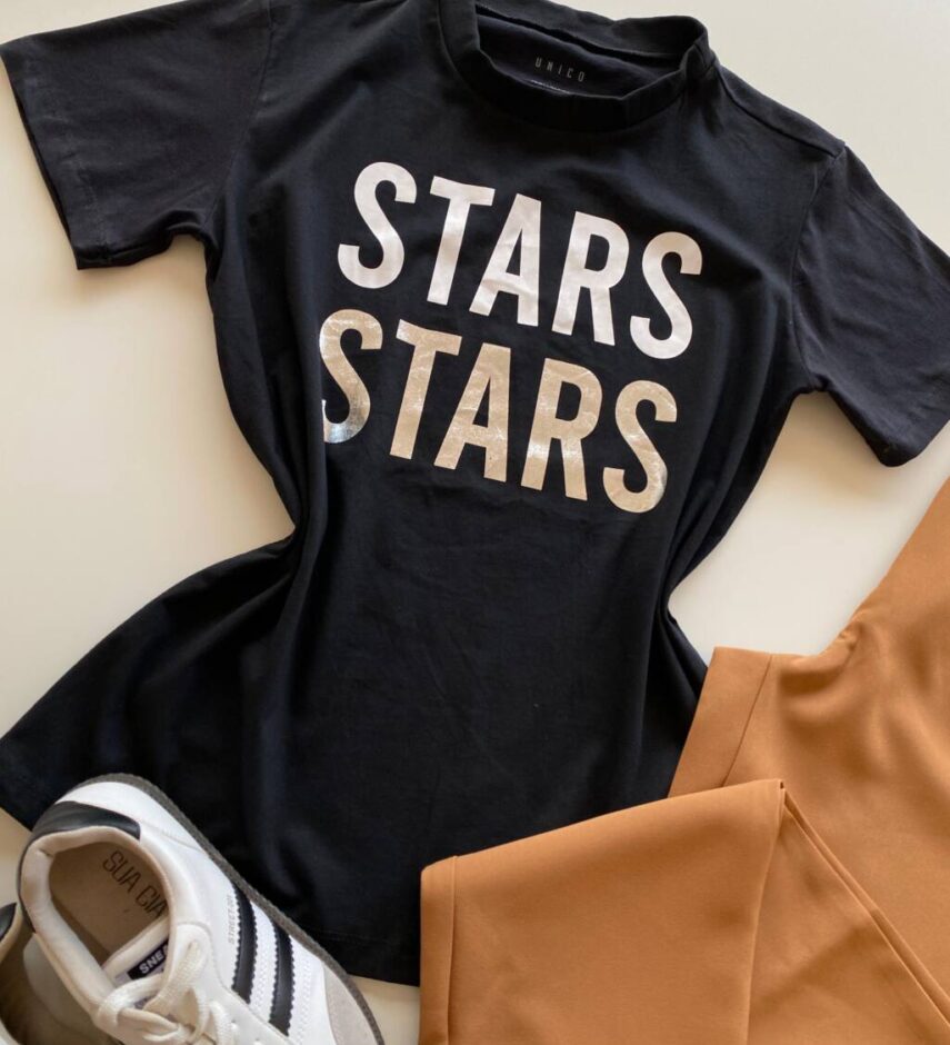 T-shirt Feminina Manga Curta Preta Stars com Detalhe Prata - Fernanda Ramos Store