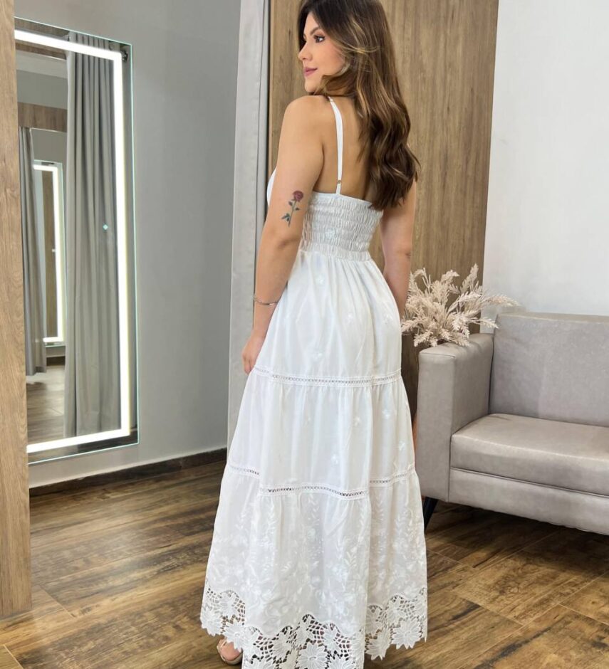 Vestido Longo Maitê com Bojo Detalhe em Guipir Branco - Fernanda Ramos Store