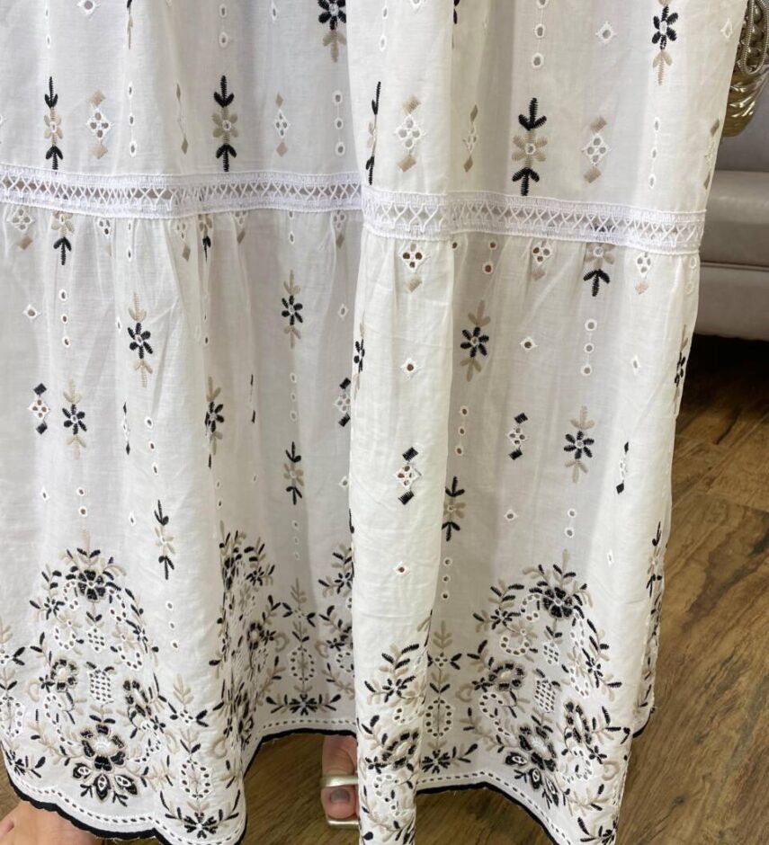 Vestido Longo Maitê com Bojo Detalhe Preto em Guipir Branco - Fernanda Ramos Store