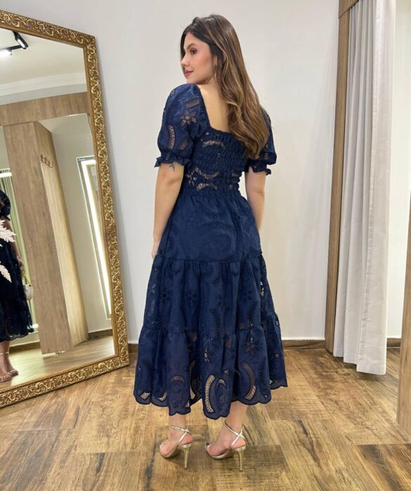 Vestido Midi Manga Curta Camile sem Bojo Detalhes em Guipir Azul Marinho - Fernanda Ramos Store