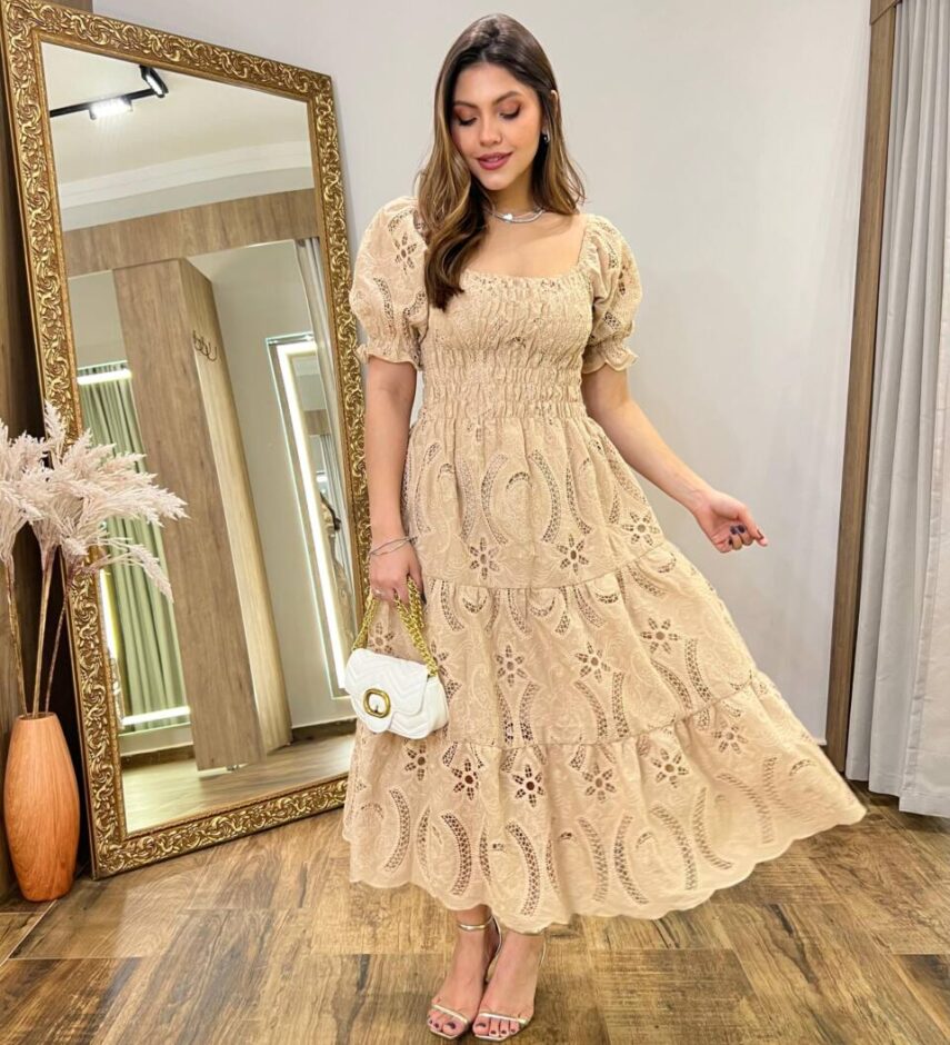 Vestido Midi Manga Curta Camile sem Bojo Detalhes em Guipir Bege - Fernanda Ramos Store
