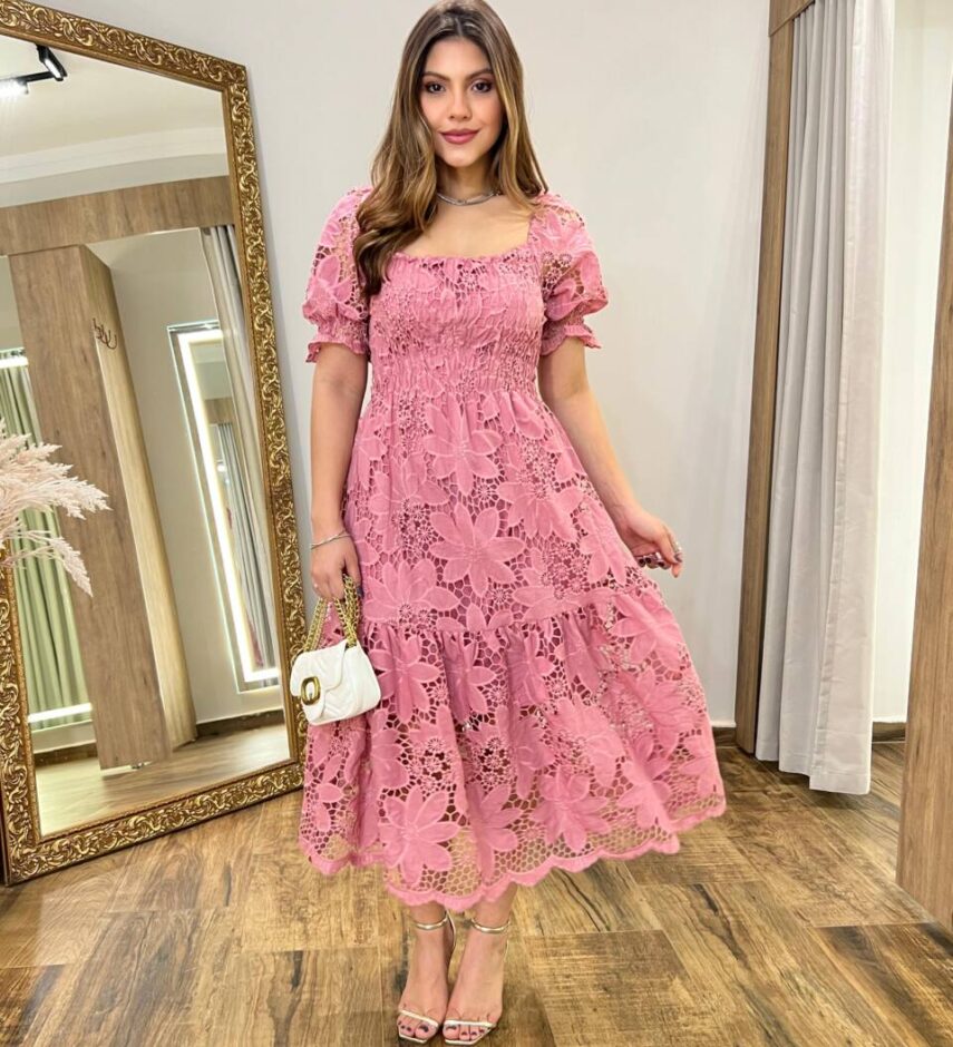 Vestido Midi Manga Curta Camile sem Bojo Detalhes em Guipir Rose - Fernanda Ramos Store