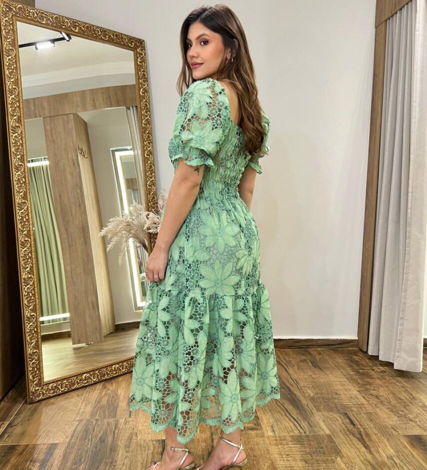 Vestido Midi Manga Curta Camile sem Bojo Detalhes em Guipir Verde - Fernanda Ramos Store
