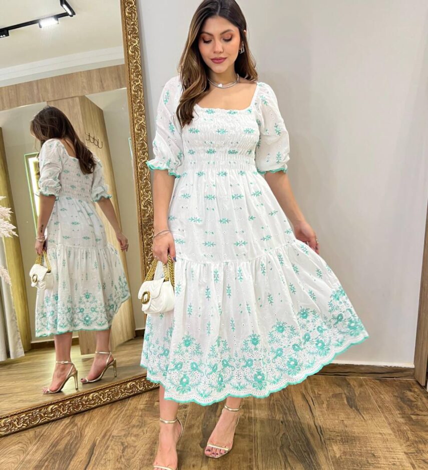 Vestido Midi Manga Curta Naty sem Bojo Branco com Bordado Verde - Fernanda Ramos Store