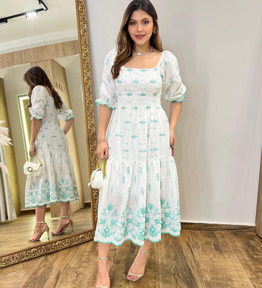 Vestido Midi Manga Curta Naty sem Bojo Branco com Bordado Verde - Fernanda Ramos Store