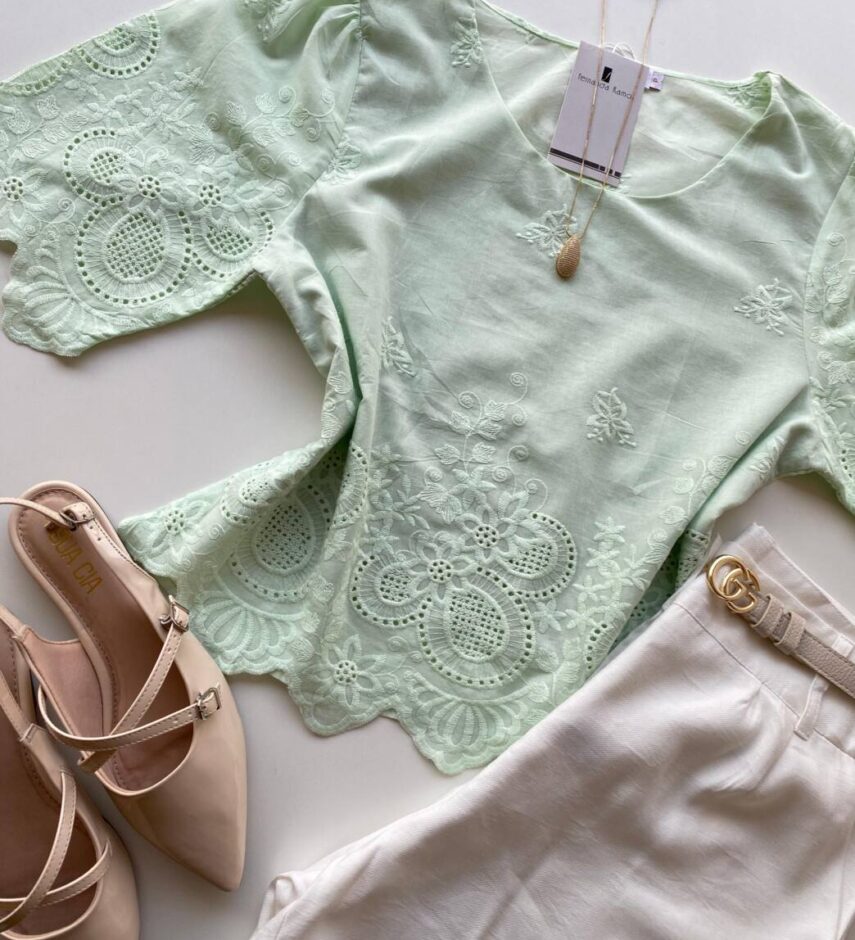 Blusa Feminina Manga Curta Bia com Bordado Floral Verde - Fernanda Ramos Store