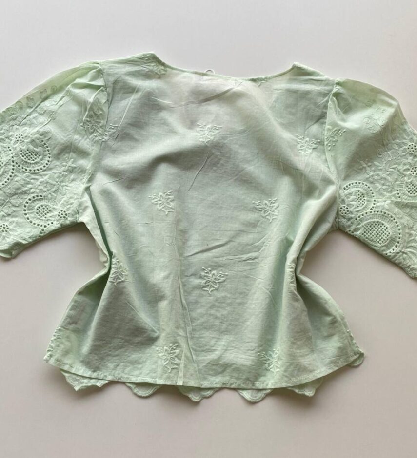 Blusa Feminina Manga Curta Bia com Bordado Floral Verde - Fernanda Ramos Store