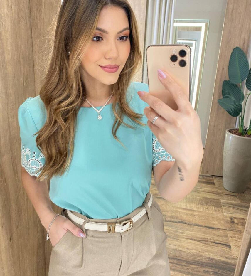Blusa Feminina Manga Curta Gabi Verde com Bordado nas Mangas - Fernanda Ramos Store