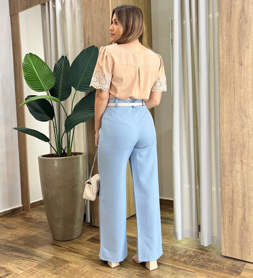 Blusa Feminina Manga Curta Gabi Bege com Bordado nas Mangas - Fernanda Ramos Store