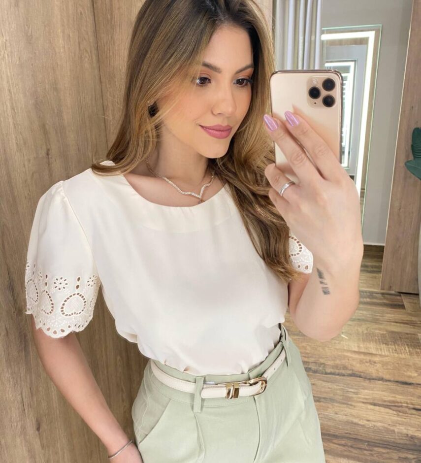 Blusa Feminina Manga Curta Gabi Nude com Bordado nas Mangas - Fernanda Ramos Store