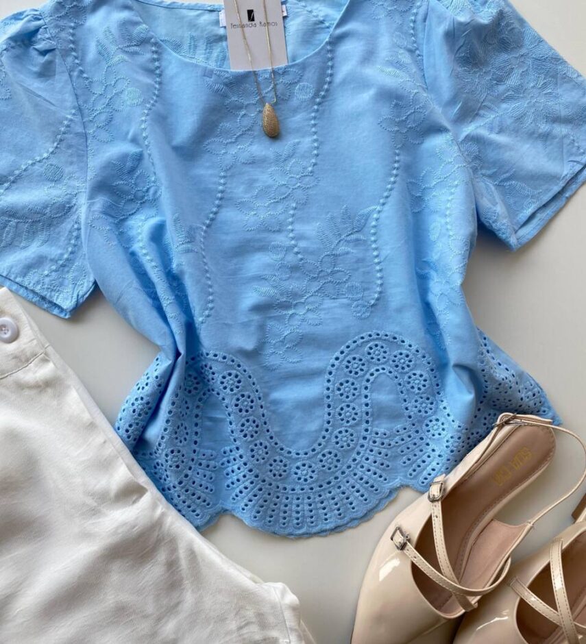 Blusa Feminina Manga Curta Helena com Bordado Azul - Fernanda Ramos Store