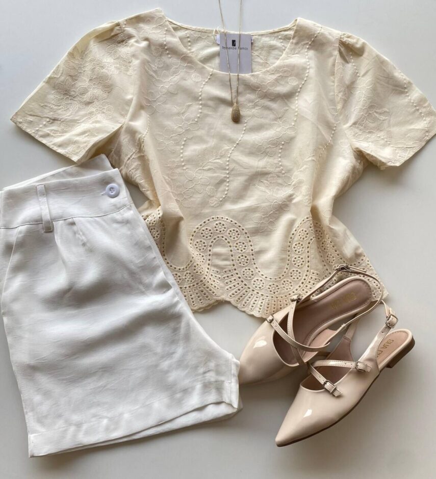 Blusa Feminina Manga Curta Helena com Bordado Creme - Fernanda Ramos Store