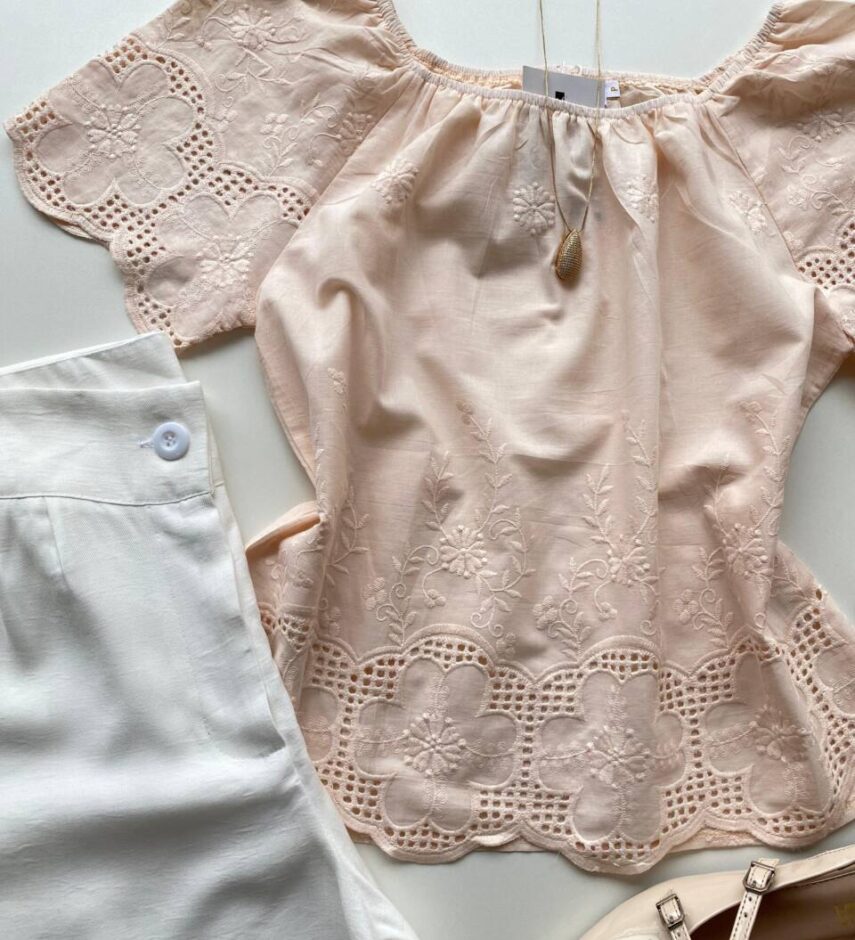 Blusa Feminina Manga Curta Júlia com Bordado Salmão - Fernanda Ramos Store