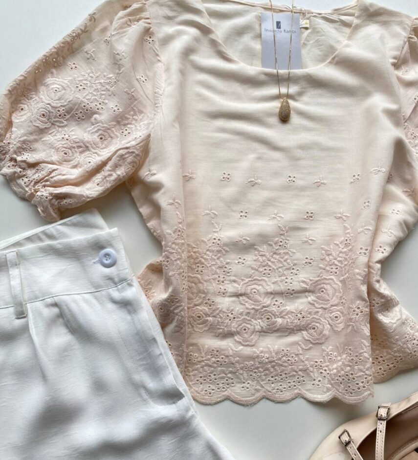 Blusa Feminina Manga Curta Olívia com Bordado Salmão - Fernanda Ramos Store