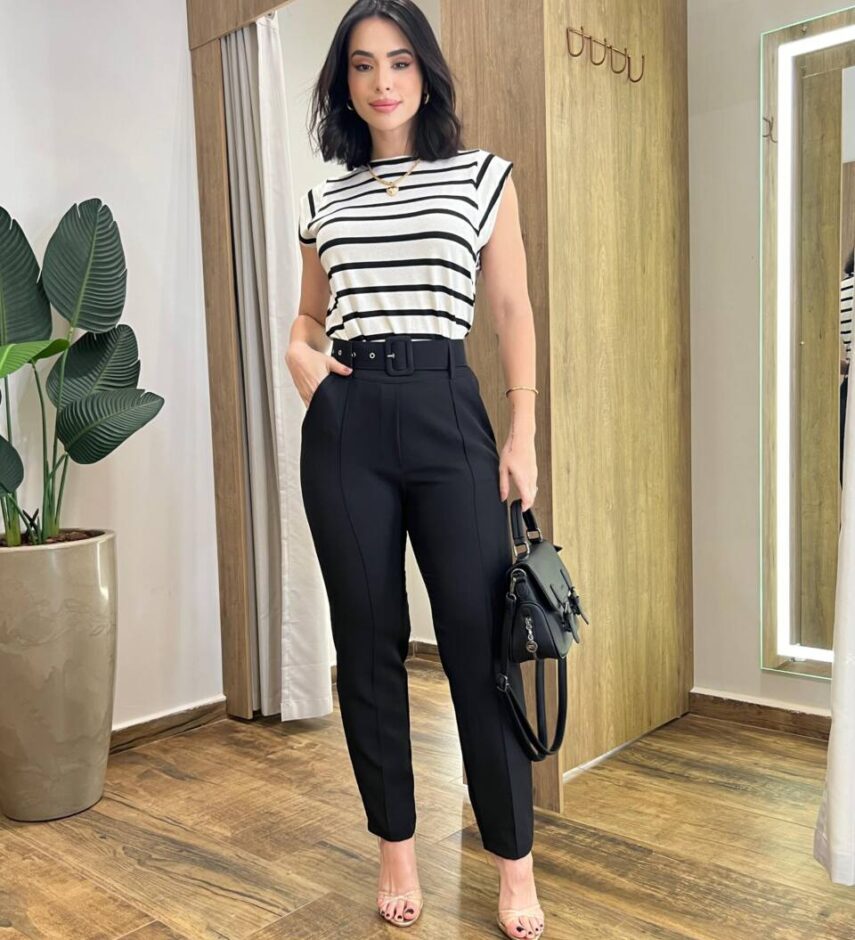 Blusa Feminina Tee Muscle Núbia Off White Mesclado Listrada de Preto - Fernanda Ramos Store