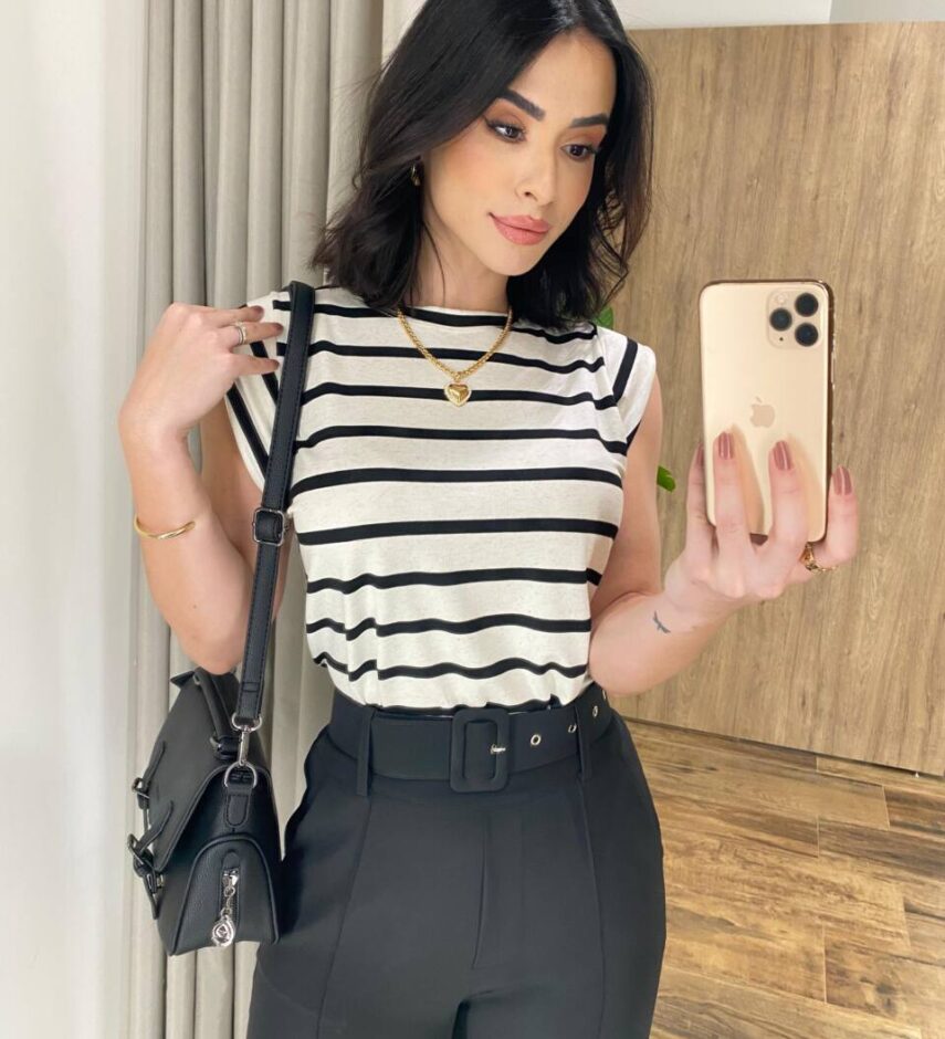 Blusa Feminina Tee Muscle Núbia Off White Mesclado Listrada de Preto - Fernanda Ramos Store