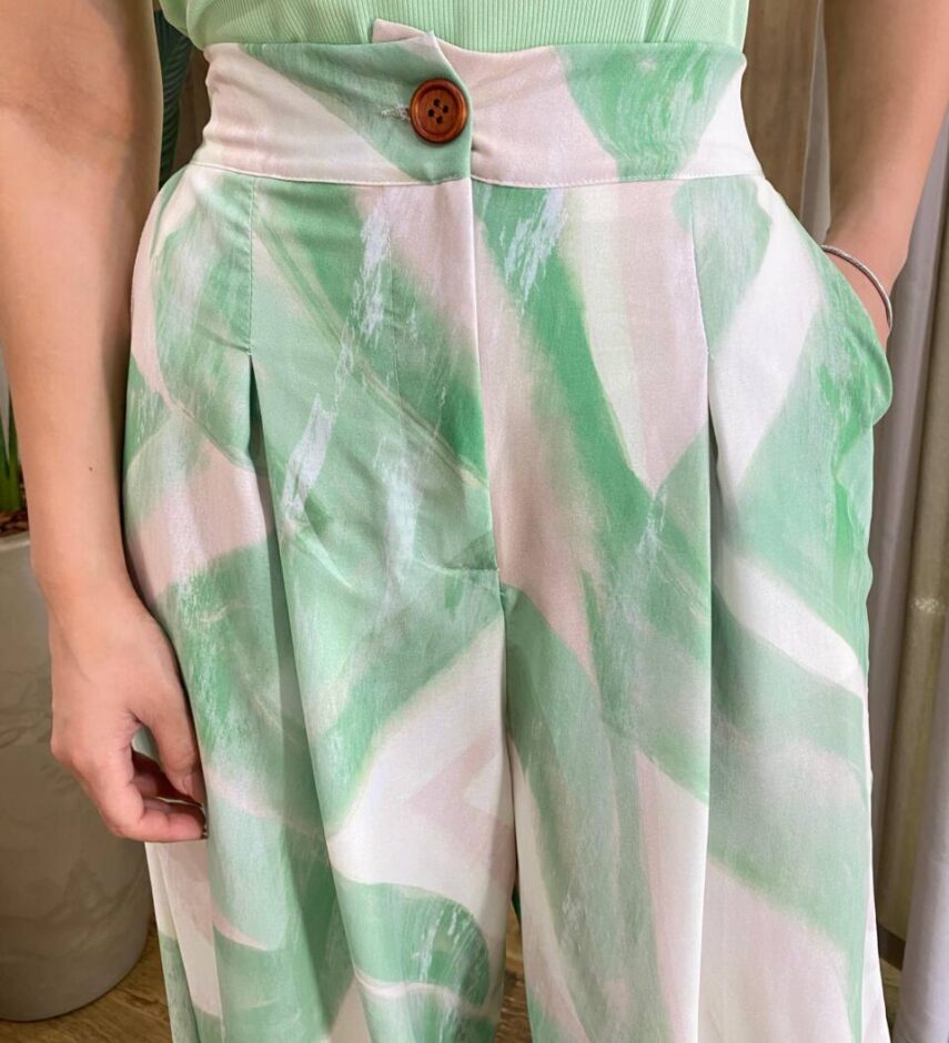 Calça Feminina Pantalona Malú Estampada de Verde - Fernanda Ramos Store