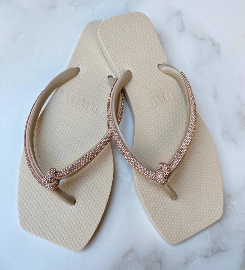 Chinelo Feminino Diamond Marfim com Strass - Fernanda Ramos Store