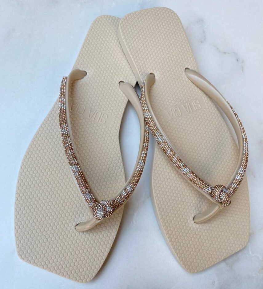 Chinelo Feminino New Diamond Marfim com Strass - Fernanda Ramos Store