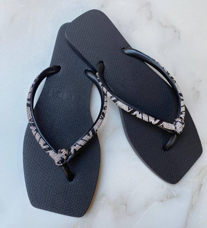 Chinelo Feminino New Diamond Preto com Strass - Fernanda Ramos Store