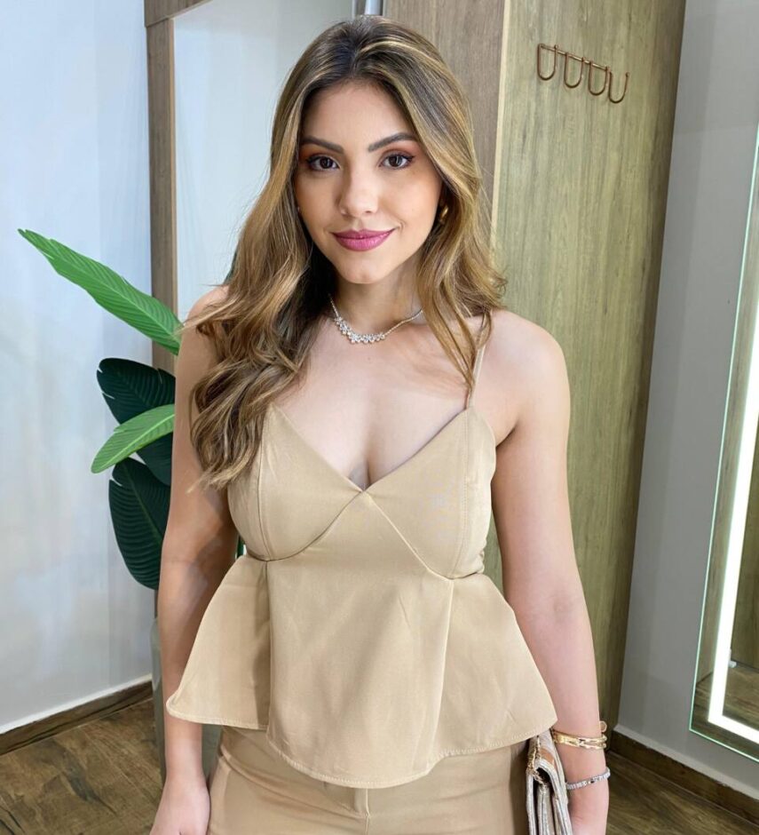 Conjunto Feminino Alfaiataria Fer Cropped e Calça Pantalona Bege - Fernanda Ramos Store
