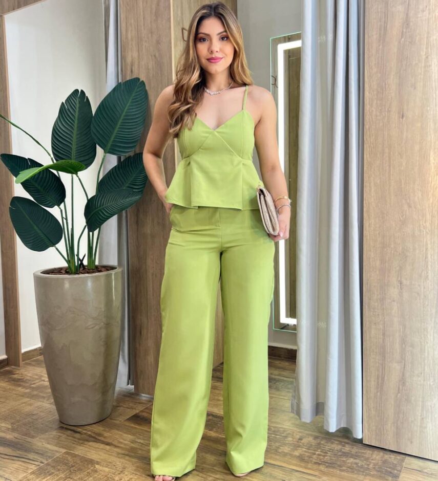 Conjunto Feminino Alfaiataria Fer Cropped e Calça Pantalona Verde - Fernanda Ramos Store