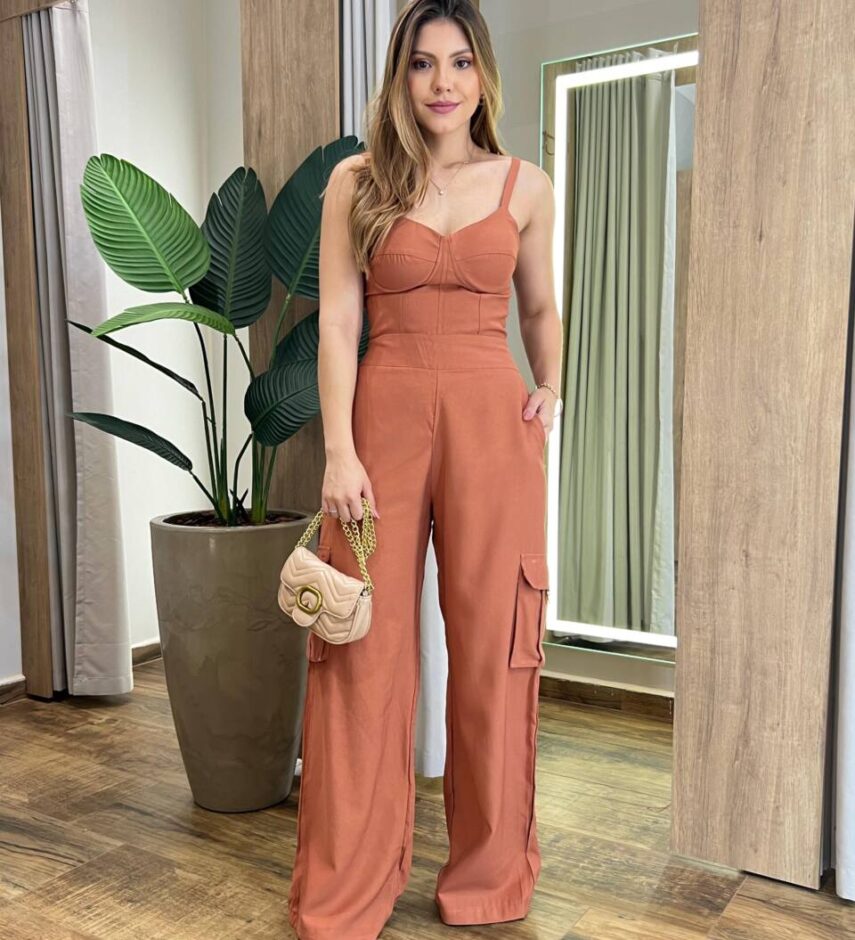 Conjunto Feminino Cropped com Bojo e Calça Cargo Pantalona Terra - Fernanda Ramos Store