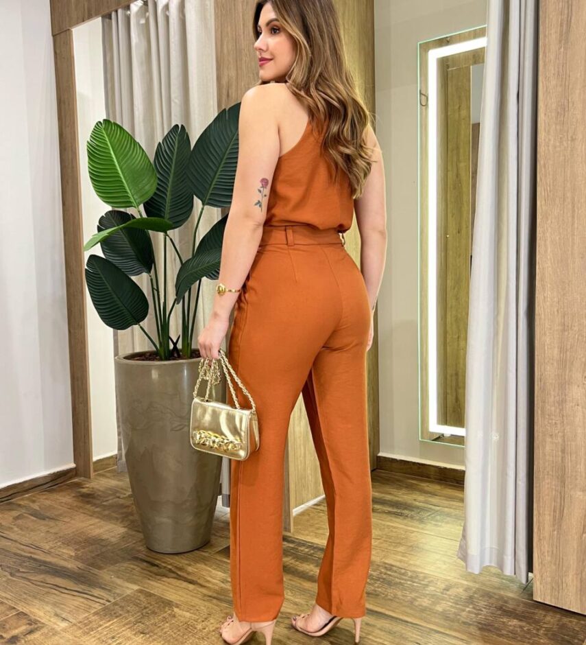 Conjunto Feminino Summer Love Regata com Detalhe e Calça Caramelo - Fernanda Ramos Store