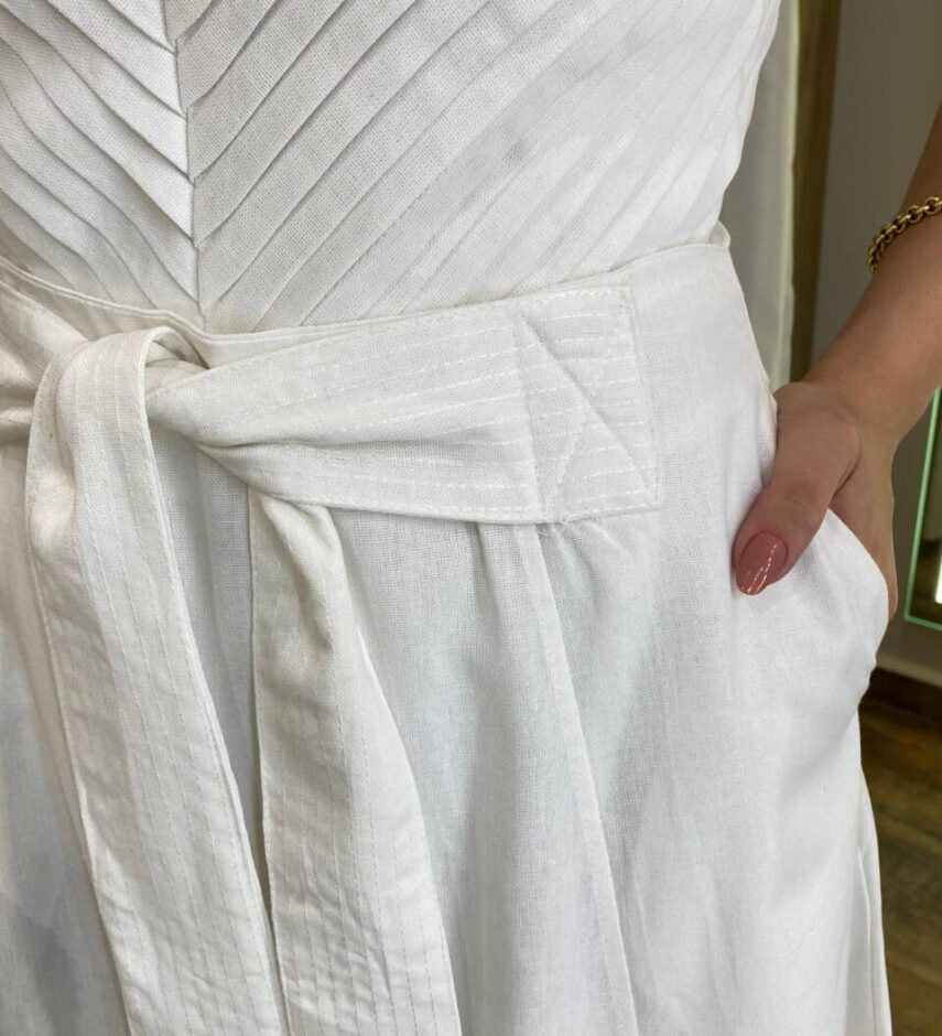 Conjunto Feminino Viscolinho Cropped e Saia Midi Off White com Amarração - Fernanda Ramos Store