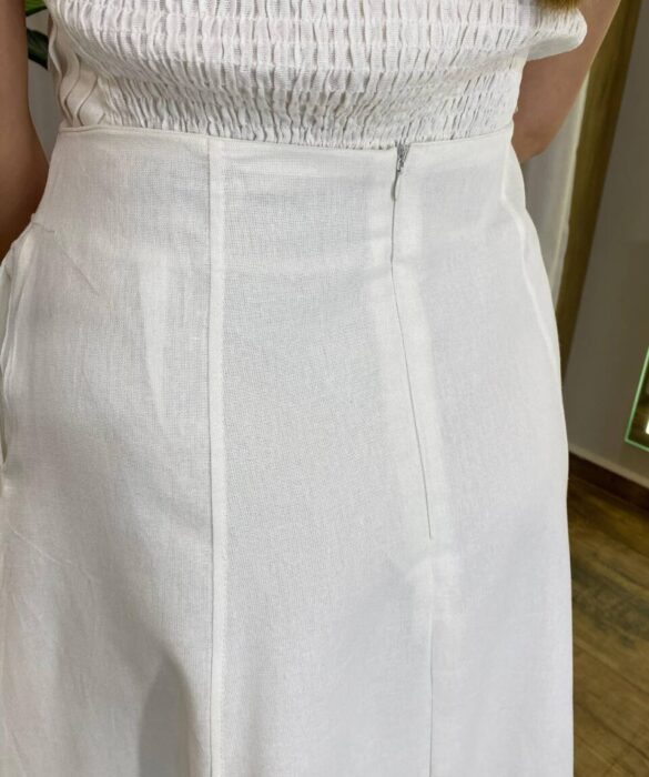 Conjunto Feminino Viscolinho Cropped e Saia Midi Off White com Amarração - Fernanda Ramos Store