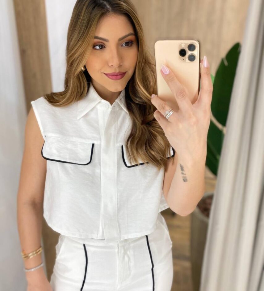 Conjunto Liz Cropped com Bolsos Falsos e Calça Pantalona Off White - Fernanda Ramos Store