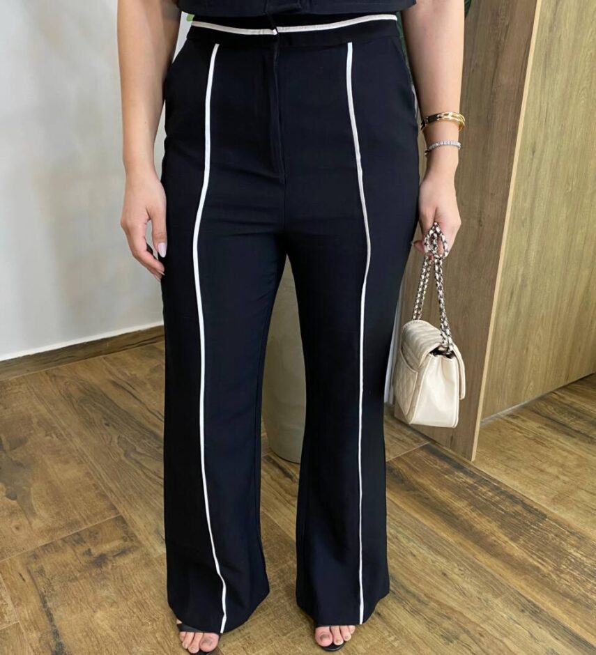 Conjunto Liz Cropped com Bolsos Falsos e Calça Pantalona Preto - Fernanda Ramos Store