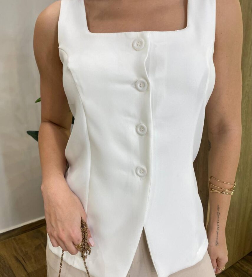 Regata Feminina Alfaiataria Valentina Off White com Botões - Fernanda Ramos Store
