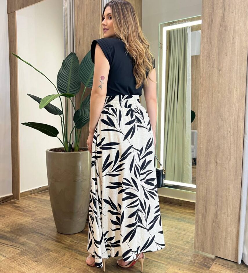 Saia Longa Feminina Ingrid com Bolsos e Fenda Estampada de Preto - Fernanda Ramos Store