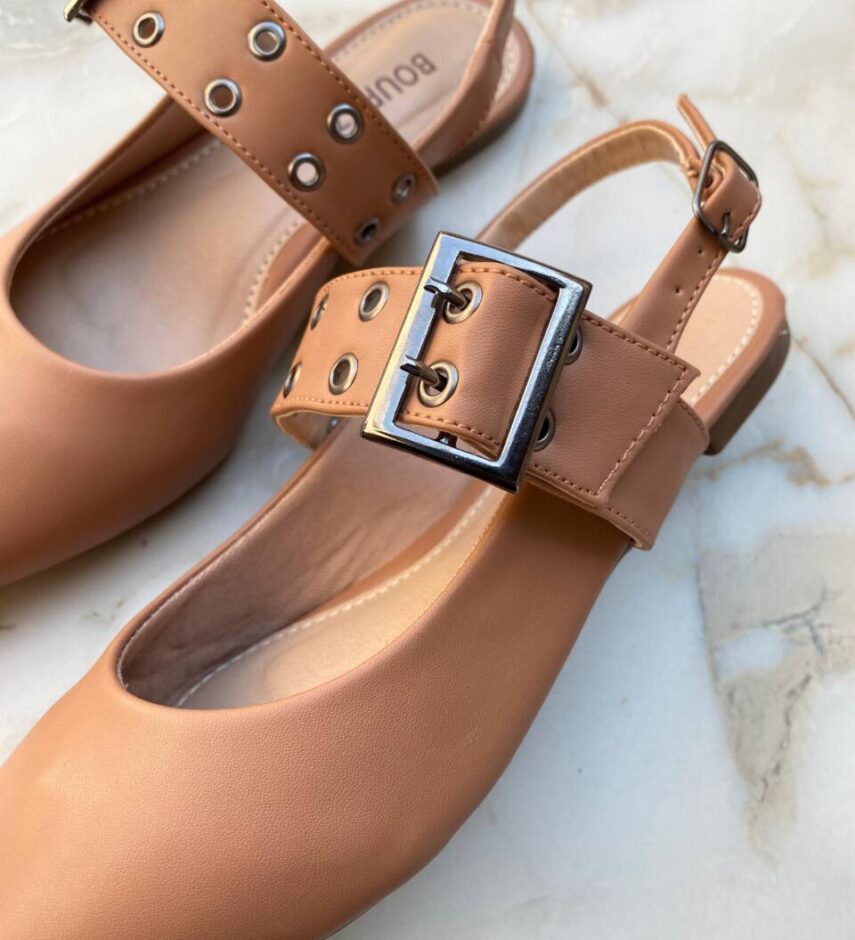 Sapatilha Feminina Slingback com Fivela Caramelo - Fernanda Ramos Store