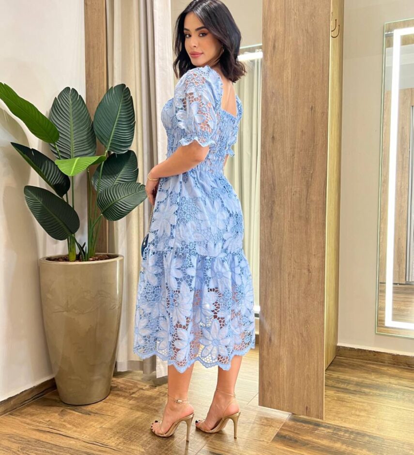 Vestido Midi de Laise sem Bojo Manga Princesa com Lastex Azul - Fernanda Ramos Store