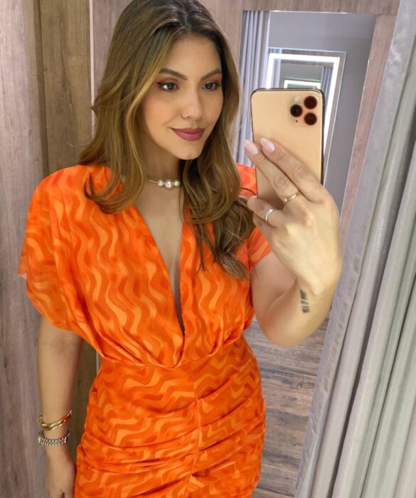 Vestido Midi Jéssica Tule sem Bojo Manga Curta Fenda Frontal Coral - Fernanda Ramos Store