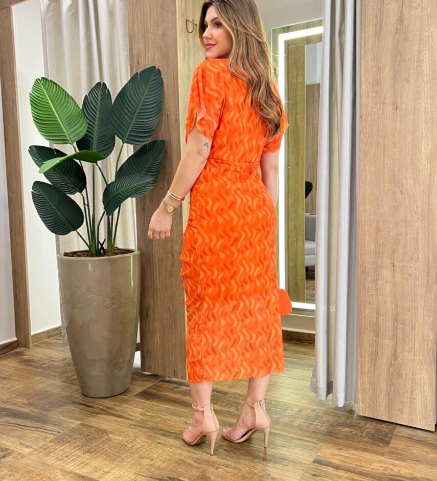 Vestido Midi Jéssica Tule sem Bojo Manga Curta Fenda Frontal Coral - Fernanda Ramos Store