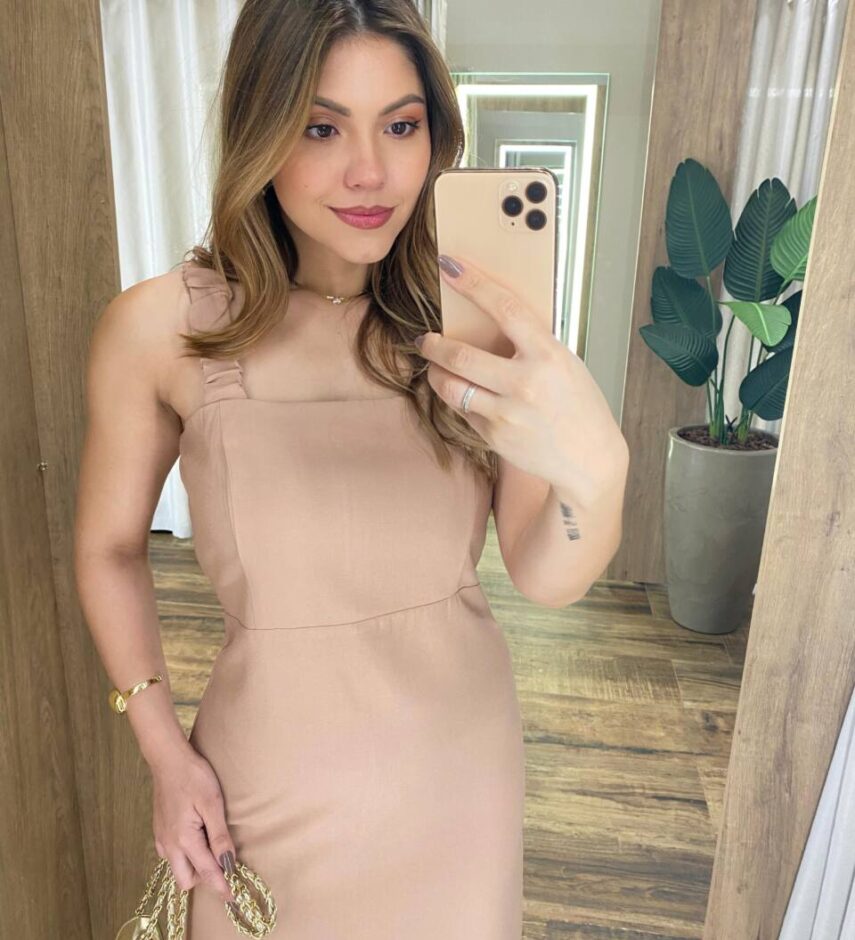 Vestido Midi Lívia sem Bojo com Fenda Lateral e Zíper Atrás Bege - Fernanda Ramos Store