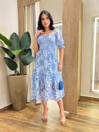 Vestido Midi de Laise sem Bojo Manga Princesa com Lastex Azul - Fernanda Ramos Store