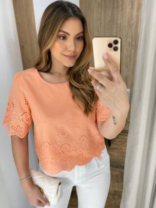 Blusa Feminina Manga Curta Caroline com Bordado Salmão - Fernanda Ramos Store