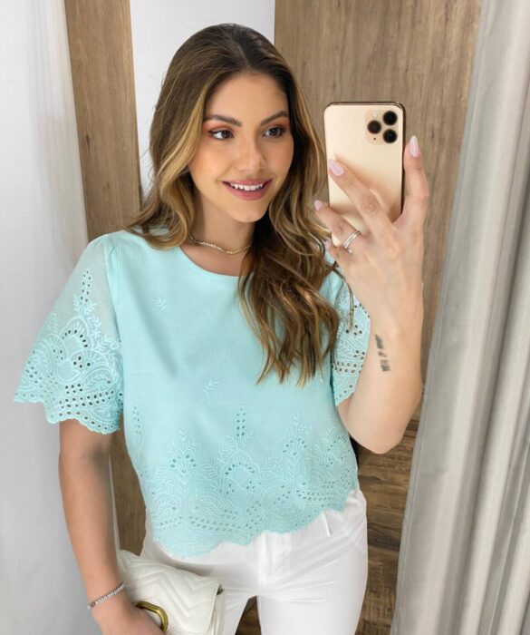 Blusa Feminina Manga Curta Caroline com Bordado Verde Água - Fernanda Ramos Store