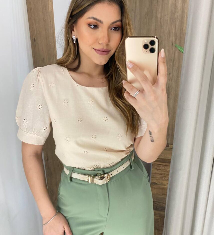 Blusa Feminina Cris Manga Curta de Laise Bege - Fernanda Ramos Store